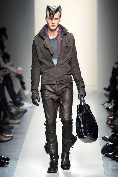 Look 11